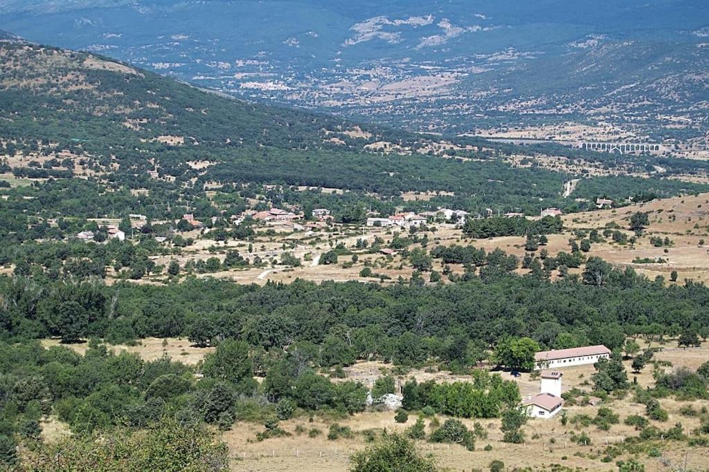 La Mina Alojamiento En Plena Naturaleza Garganta De Los Montes Exterior photo